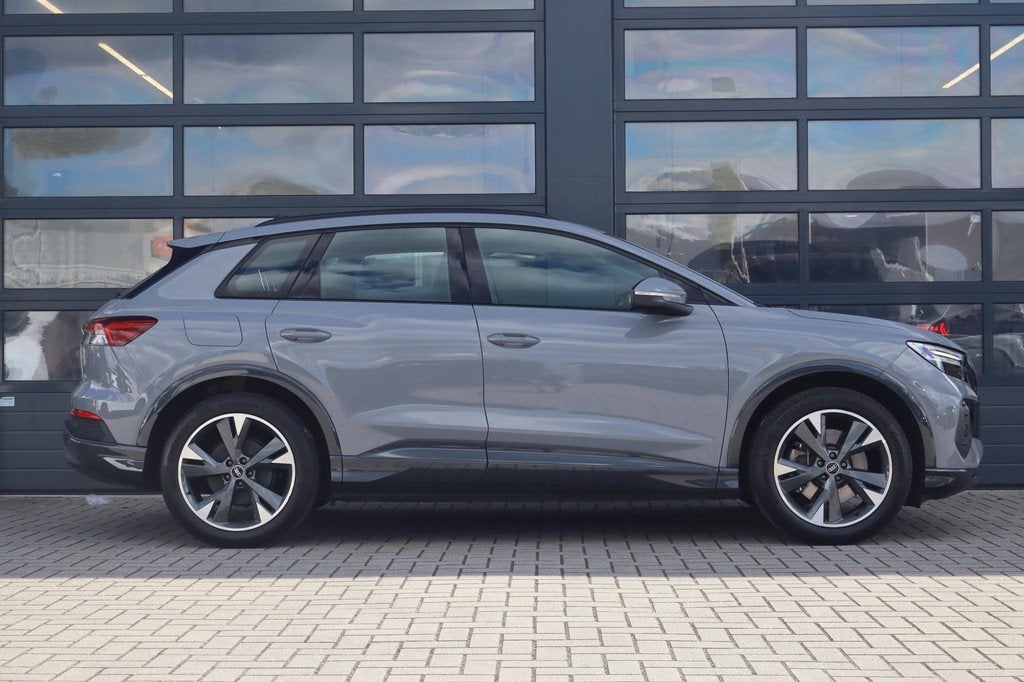Audi Q4 e-tron 40 204pk Advanced edition 77 kWh | Head-up Di, Auto's, Audi, Automaat, 12 maanden, Gebruikt, Zwart