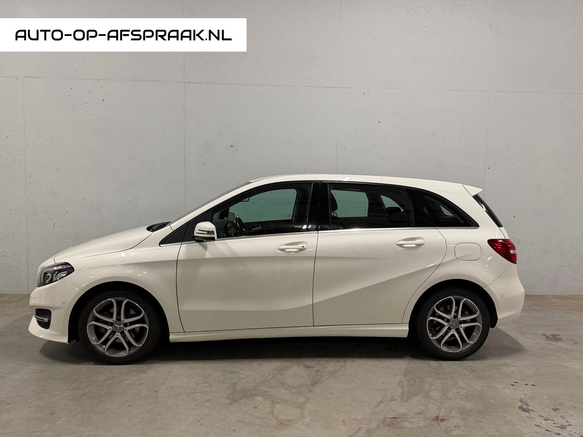 Mercedes-Benz B-klasse 180 AMG Navi Stoelverw Airco Cruise, Voorwielaandrijving, Stof, Gebruikt, 4 cilinders