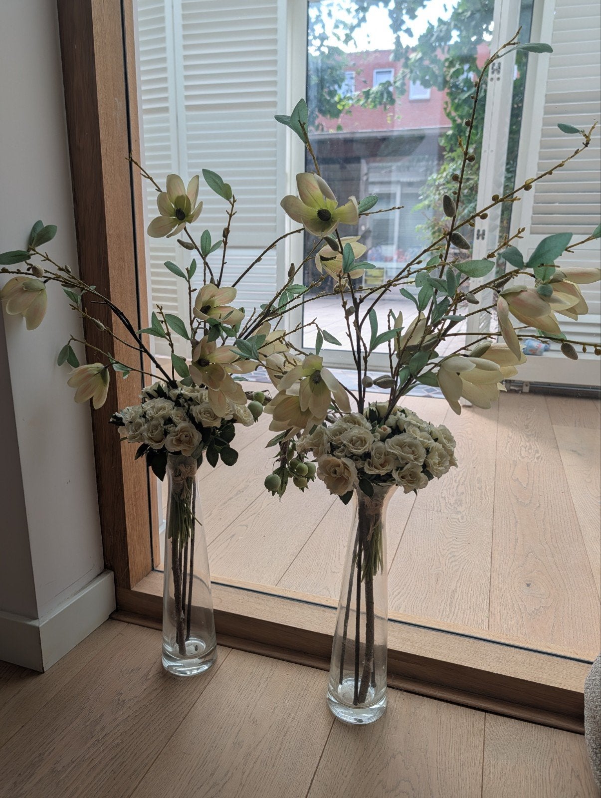 Set van 2 glazen vazen met kunstbloemen, Ophalen, Transparant, Inclusief decoratie, Glas