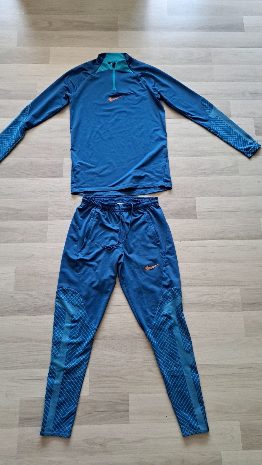 Nike pak, trainingspak maat S, Blauw, Nike, Ophalen of Verzenden, Zo goed als nieuw