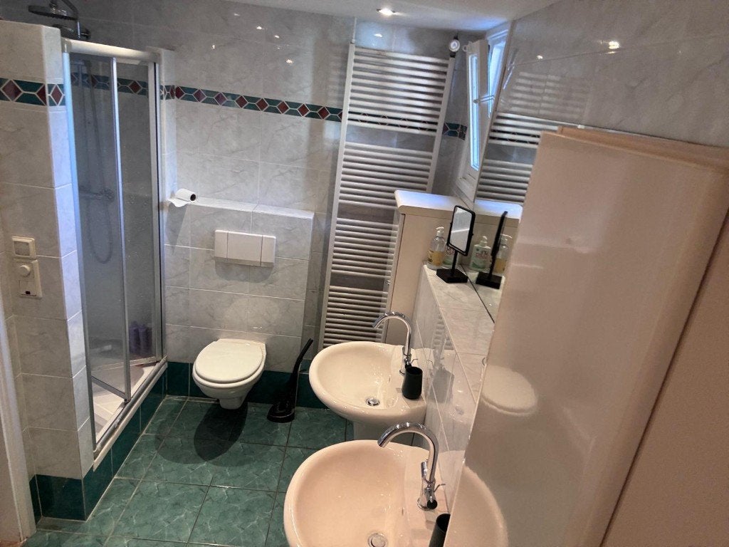 Complete badkamer set (Gratis), Huis en Inrichting, Badkamer | Complete badkamers, Ophalen, Gebruikt, Met bad