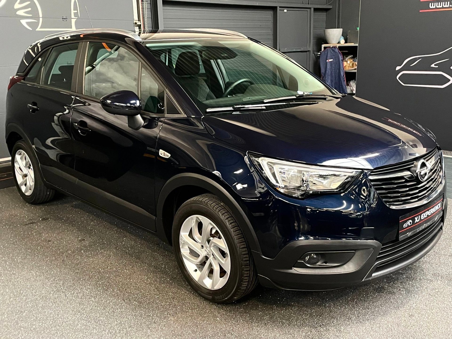 Opel Crossland X 1.2 Turbo Online Edition AIRCO NAVI CARPLAY, Gebruikt, 1199 cc, Blauw, 49 €/maand