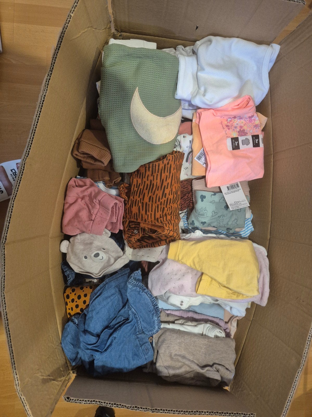 Grote doos met babykleding - diverse maten en merken, Kinderen en Baby's, Babykleding | Baby-kledingpakketten, Ophalen of Verzenden