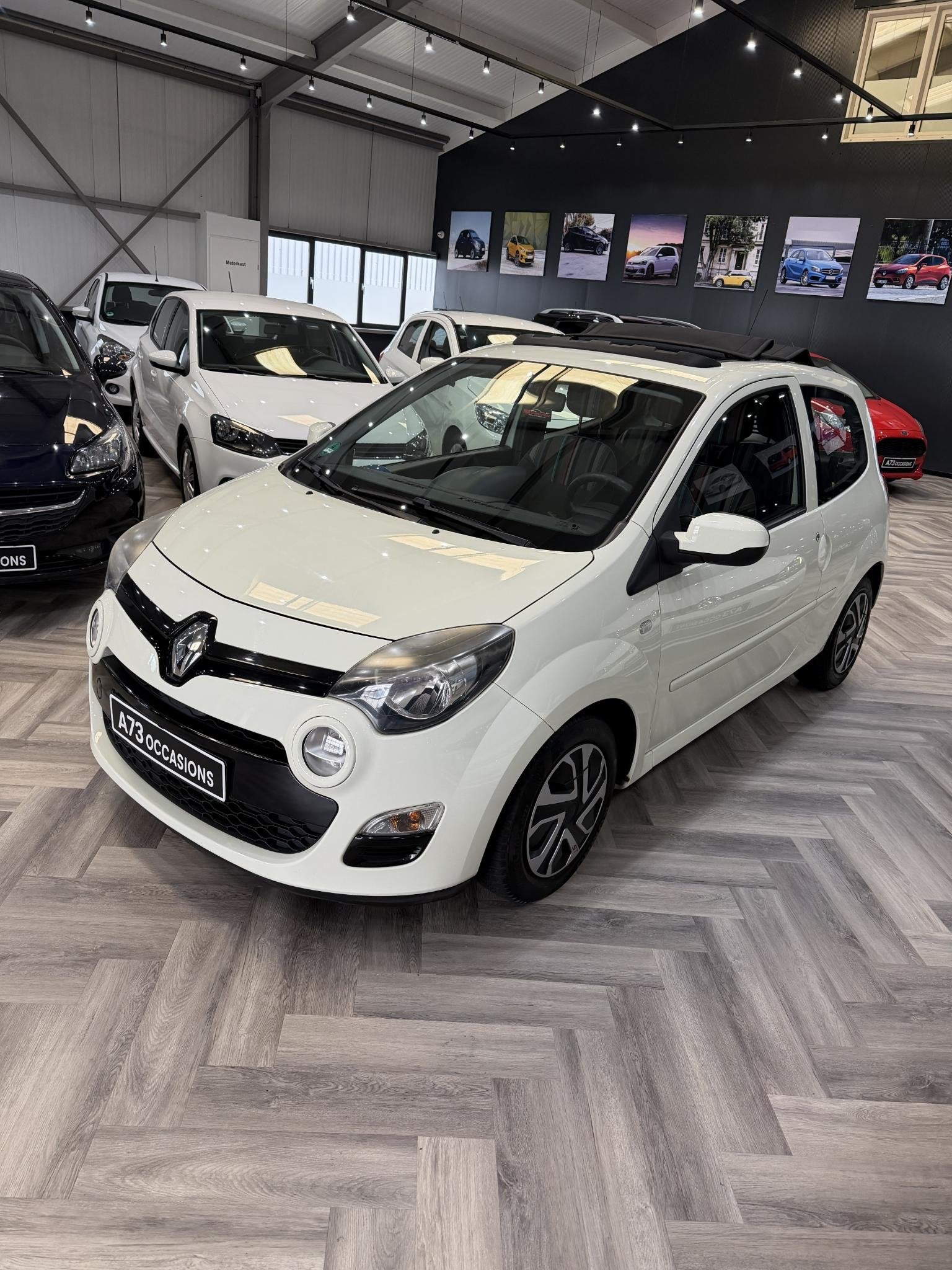 Renault Twingo 1.2 16V Acces SCHUIFDAK, Auto's, Voorwielaandrijving, Euro 5, Gebruikt, 4 cilinders