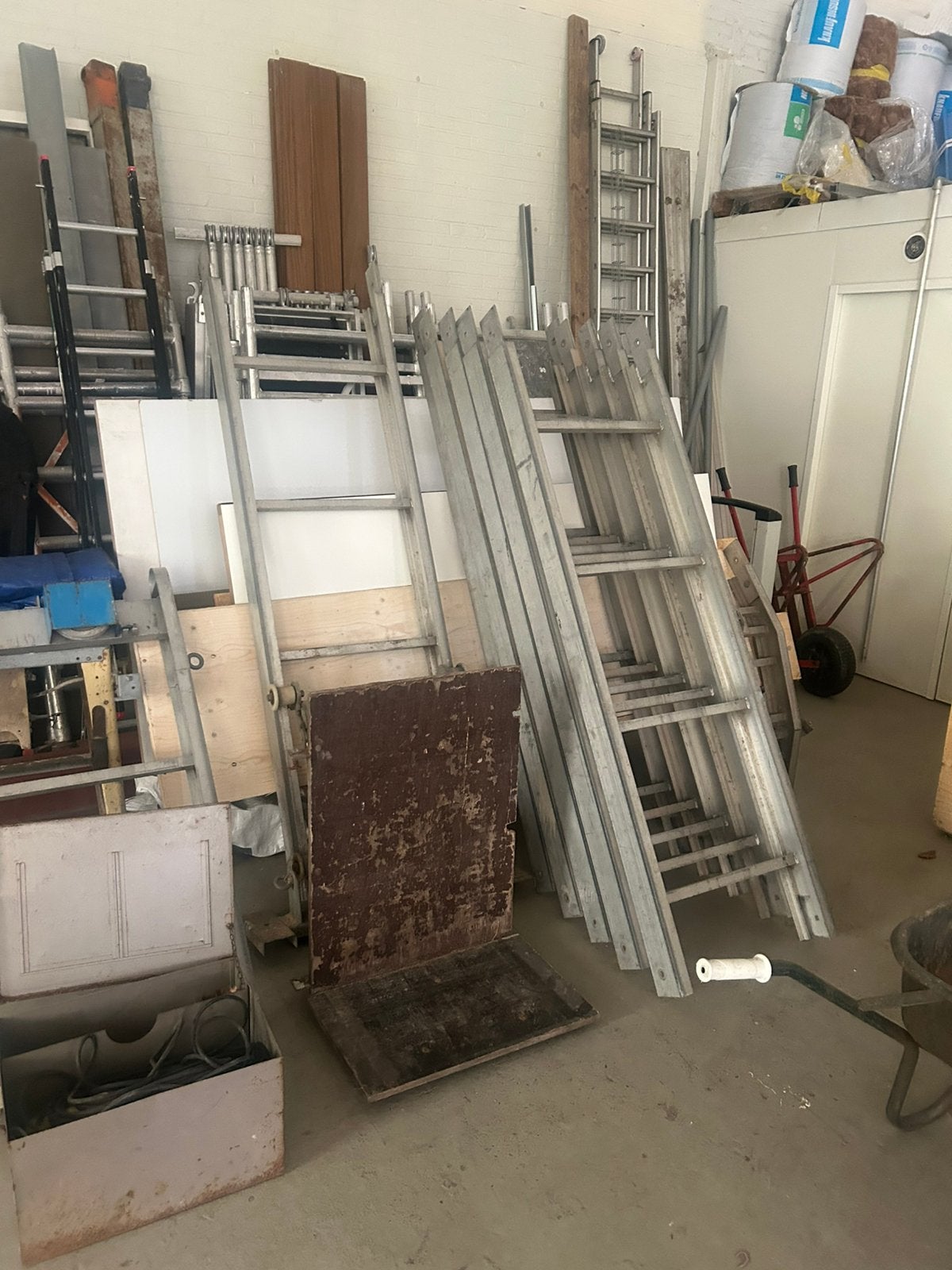 Bouwmat pannenlift 13 meter met knik, Ophalen, Zo goed als nieuw, 4 meter of meer