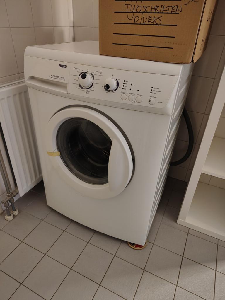 Gratis wasmachine met klein defect, Ophalen, 1200 tot 1600 toeren, Minder dan 85 cm