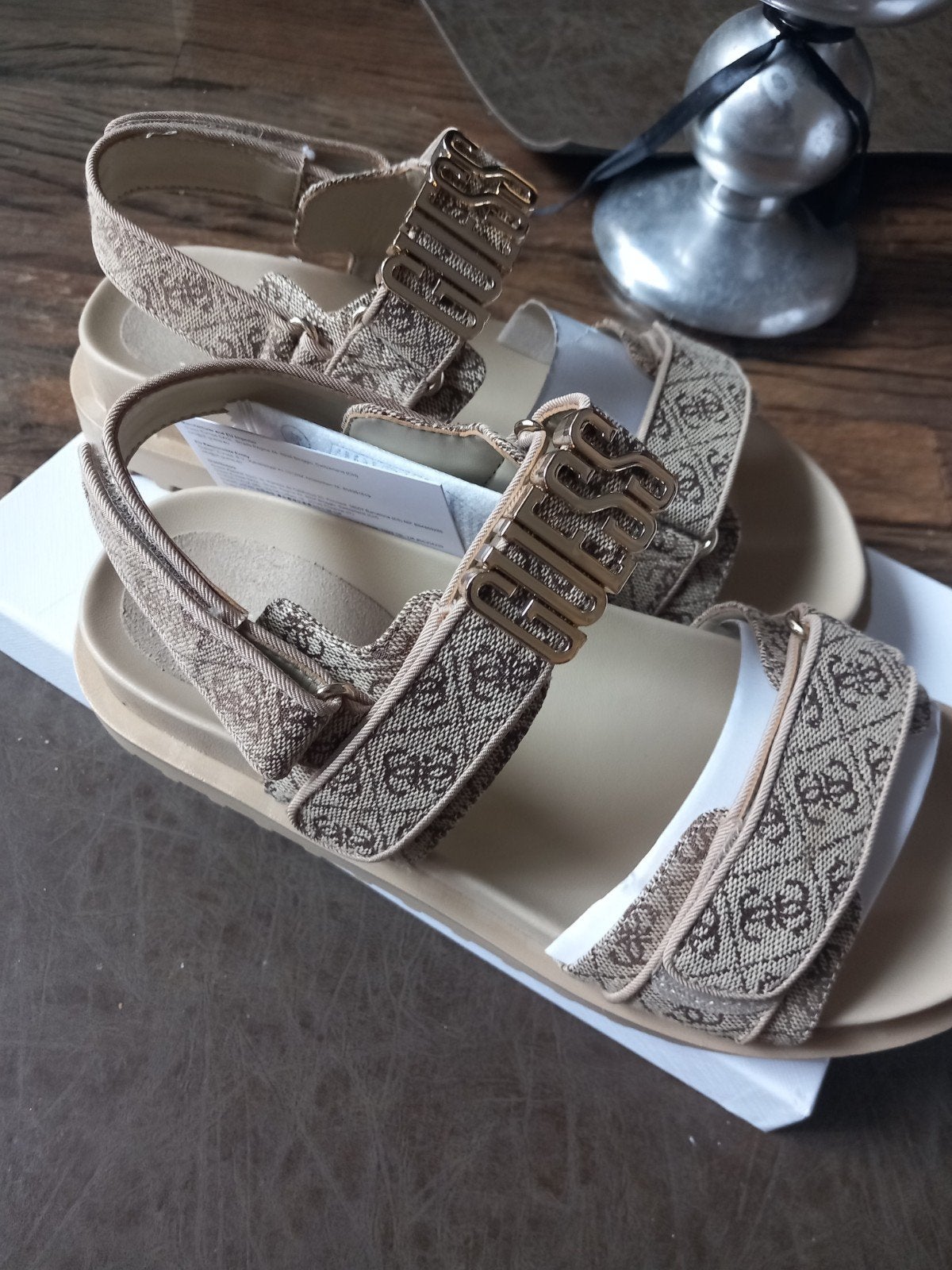 Splinternieuwe Guess sandalen maat 40, Kleding | Dames, Schoenen, Guess, Beige, Nieuw, Sandalen of Muiltjes