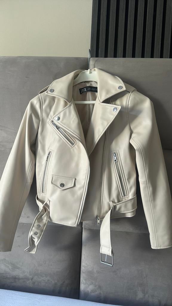 Nieuwe beige bikerjack van de Zara maat Xs, Ophalen of Verzenden, Zo goed als nieuw, Maat 34 (XS) of kleiner, Beige
