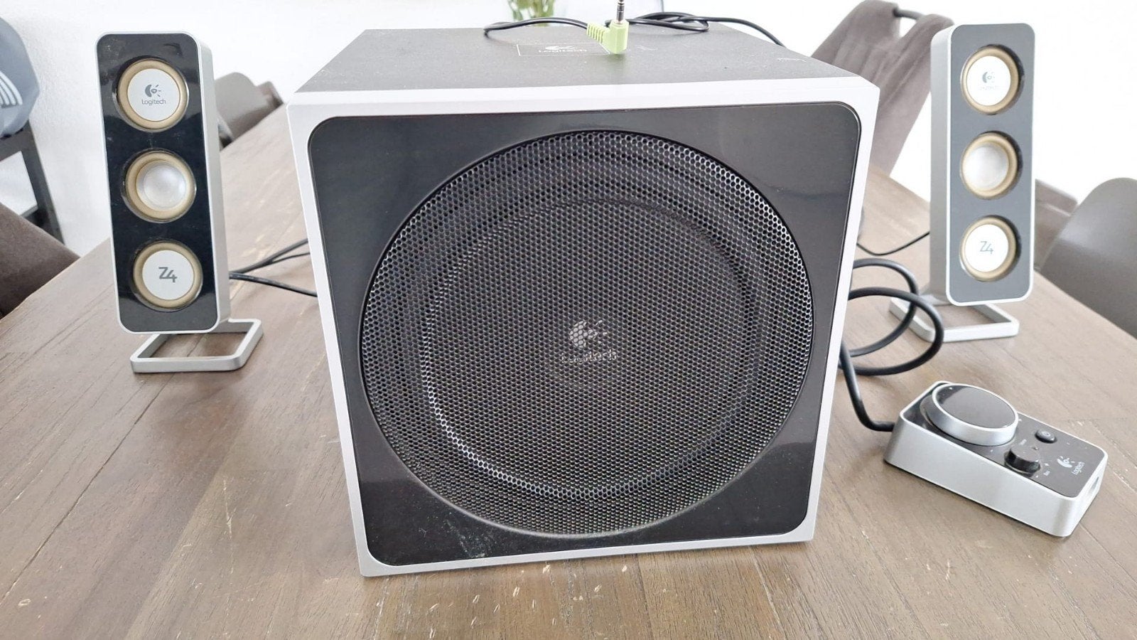 Logitec boxen, Ophalen, Gebruikt