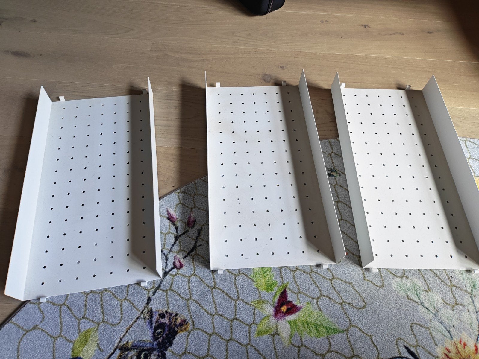 3 witte metalen string systeem planken (58x30x7cm), Ophalen, Zo goed als nieuw