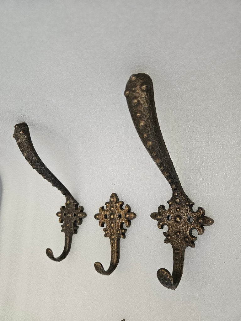 Setje bronze, gehamerde Kapstokhaken 3x ( Lot nr. 1), Wandkapstok, Gebruikt, Ophalen of Verzenden, Minder dan 100 cm