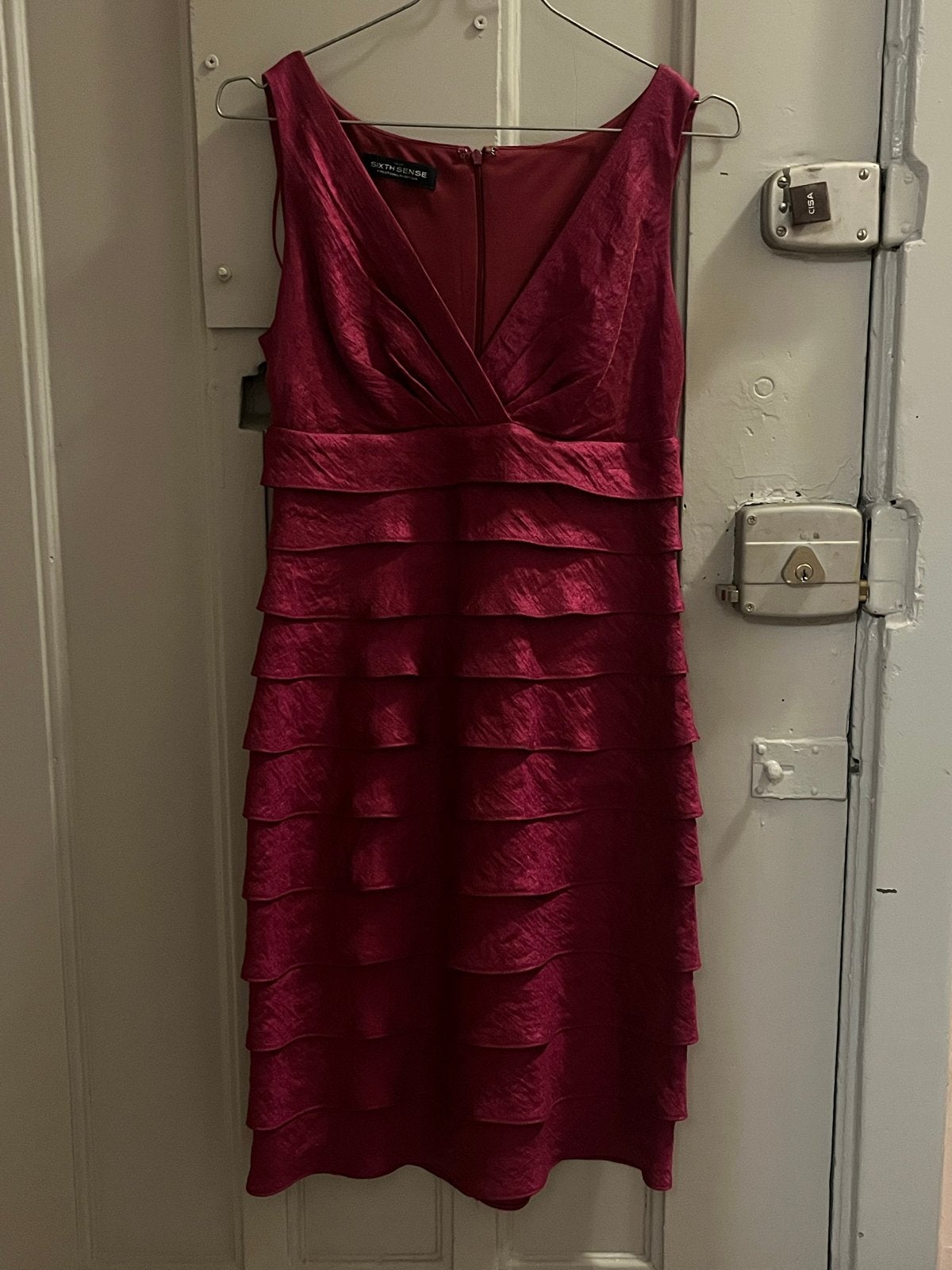 Elegante bordeauxrode jurk met ruches, Zo goed als nieuw, Boven de knie, Rood, Ophalen