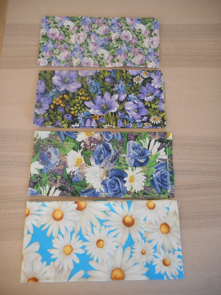 Pakket lapjes, stof met bloemenprint paars blauw NIEUW, Hobby en Vrije tijd, Meerkleurig, Ophalen of Verzenden, Zo goed als nieuw