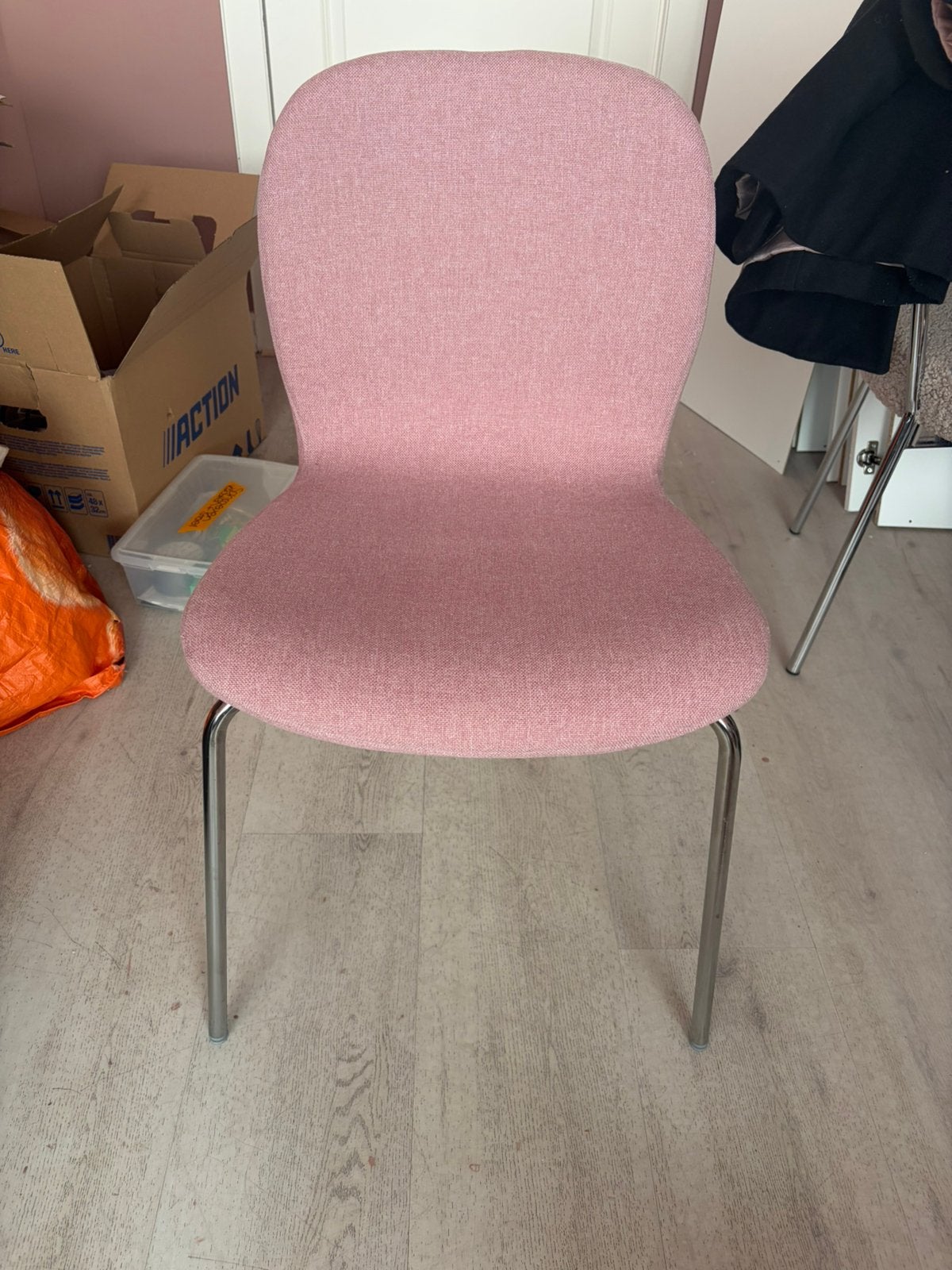 roze chroom eetkamerstoel, Huis en Inrichting, Stoelen, Ophalen, Zo goed als nieuw, Overige kleuren, Eén