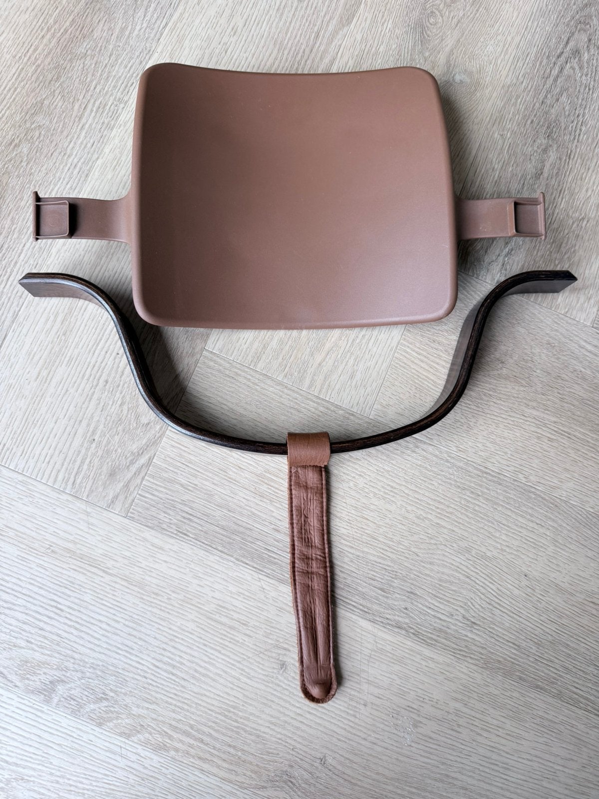 Stokke Babyset houten beugel walnut brown leertje rugleuning, Ophalen of Verzenden, Meegroeistoel, Stoelverkleiner