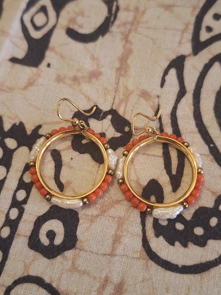 Vintage vermeil oorbellen met parel en koraal, Overige materialen, Hangers, Ophalen of Verzenden, Zo goed als nieuw