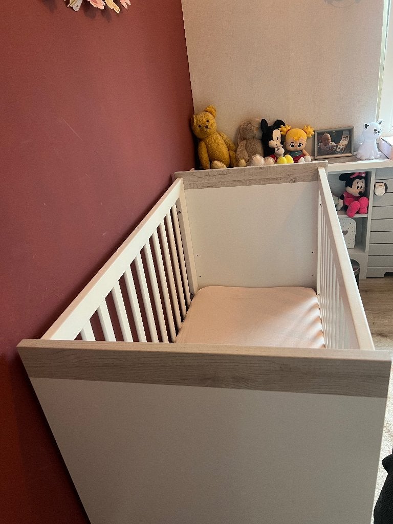 Ledikant, commode en wandplank, Kinderen en Baby's, Kinderkamer | Complete kinderkamers, Ophalen, Gebruikt, Jongetje of Meisje
