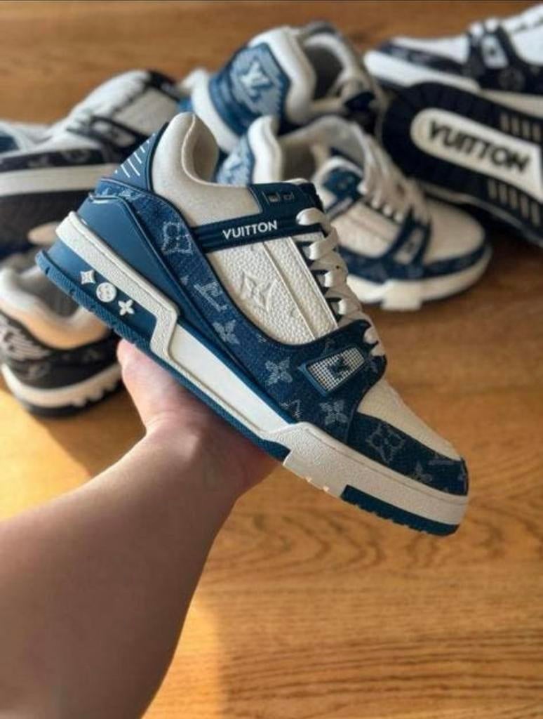 Louis Vuitton heren sneakers te koop, Ophalen of Verzenden, Zo goed als nieuw, Blauw