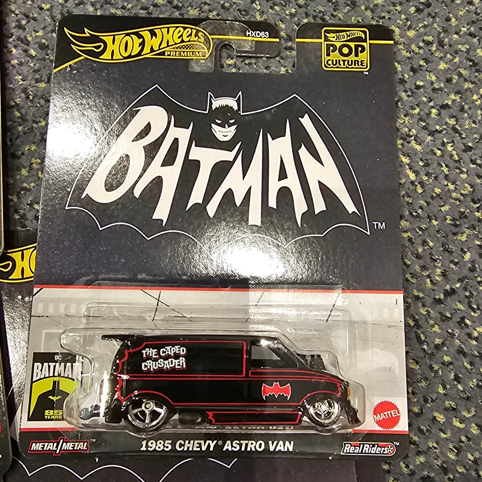 Hot Wheels Premium Batman 1985 Chevy Astro Van HXD63, Mattel Inc., 636 Girard Avenue, East Aurora, NY 14052, USA, Nieuw, Ophalen of Verzenden