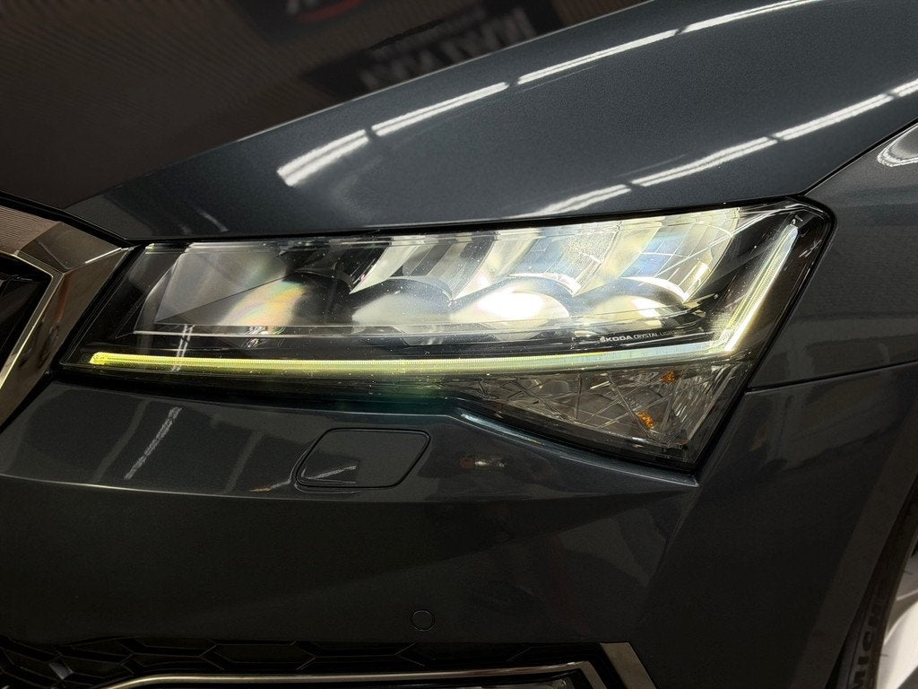 Skoda Superb Combi 1.4 TSI iV Business Edition Plus 2021 DSG, Auto's, Skoda, Stof, Gebruikt, Plug-in hybride, 1600 kg