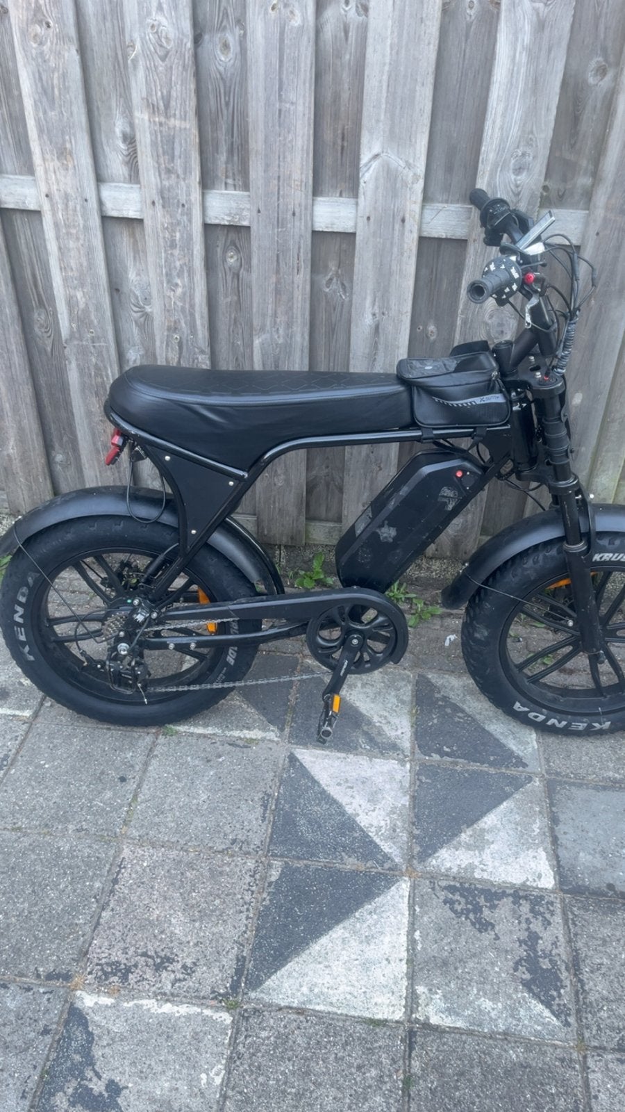 Fatbike v8 met defecte trapondersteuning en remmen, Fietsen en Brommers, Elektrische fietsen, Minder dan 30 km per accu, Gebruikt