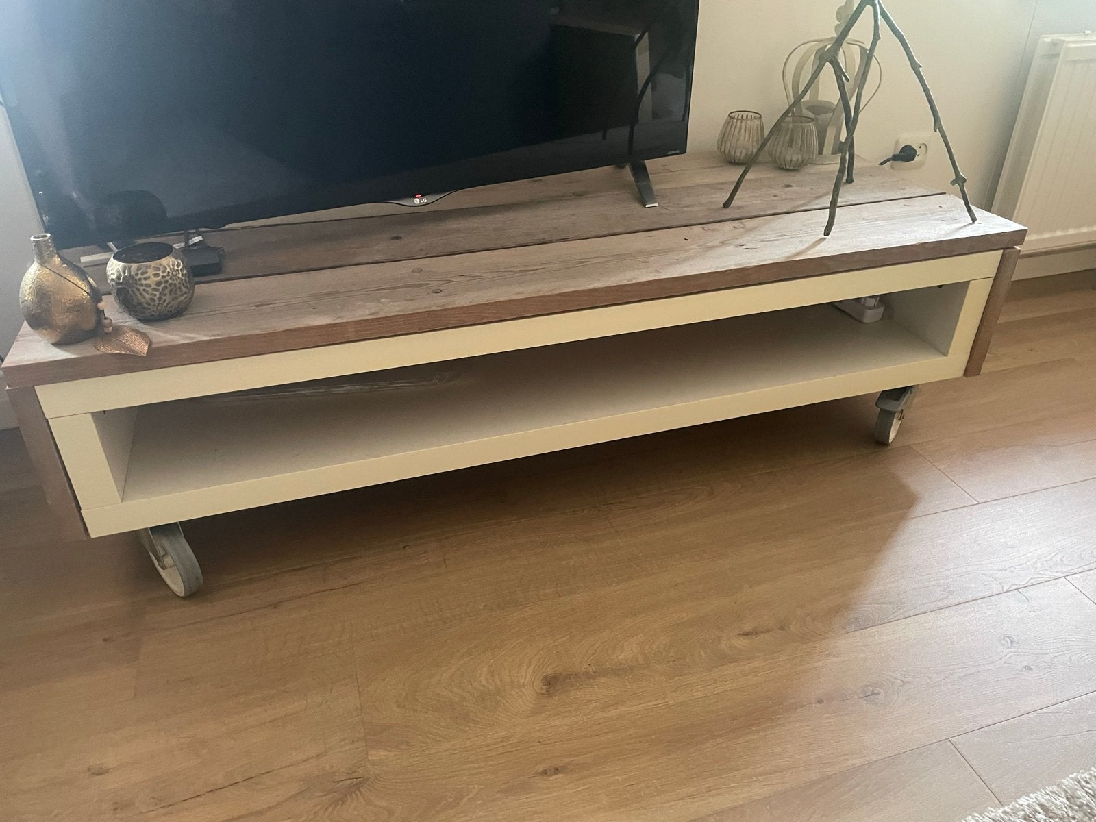 Stoer tv-meubel van steigerhout met wieltjes, Ophalen, Gebruikt, 150 tot 200 cm, Minder dan 100 cm