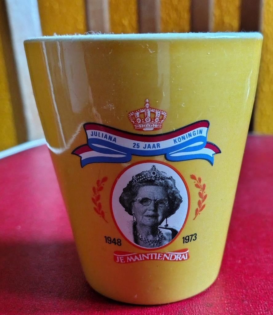 5 Koninklijk Huis bekers, Verzamelen, Ophalen, Zo goed als nieuw, Servies