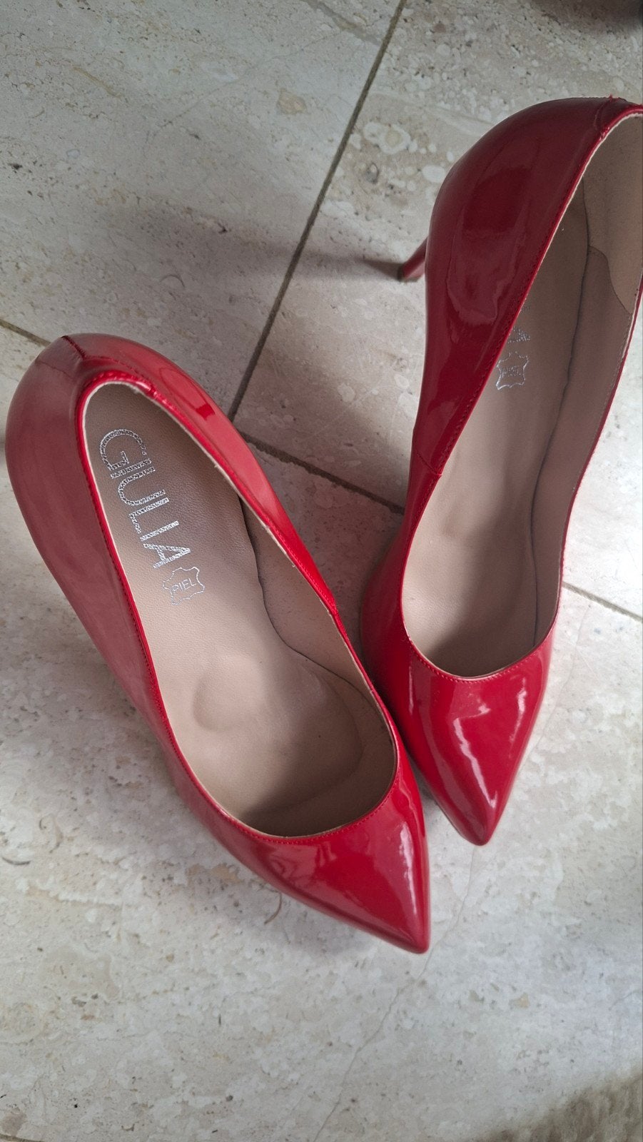 Rode lakleren pumps van Giulia maat 42, Kleding | Dames, Pumps, Giulia, Ophalen of Verzenden, Zo goed als nieuw