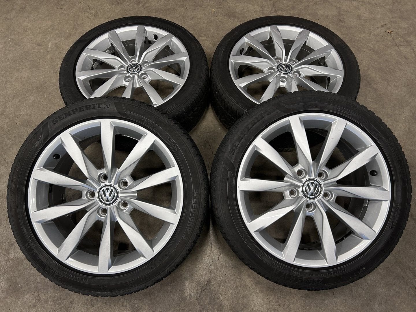 diversen 17 inch velgen + winterbanden VW Golf | Caddy