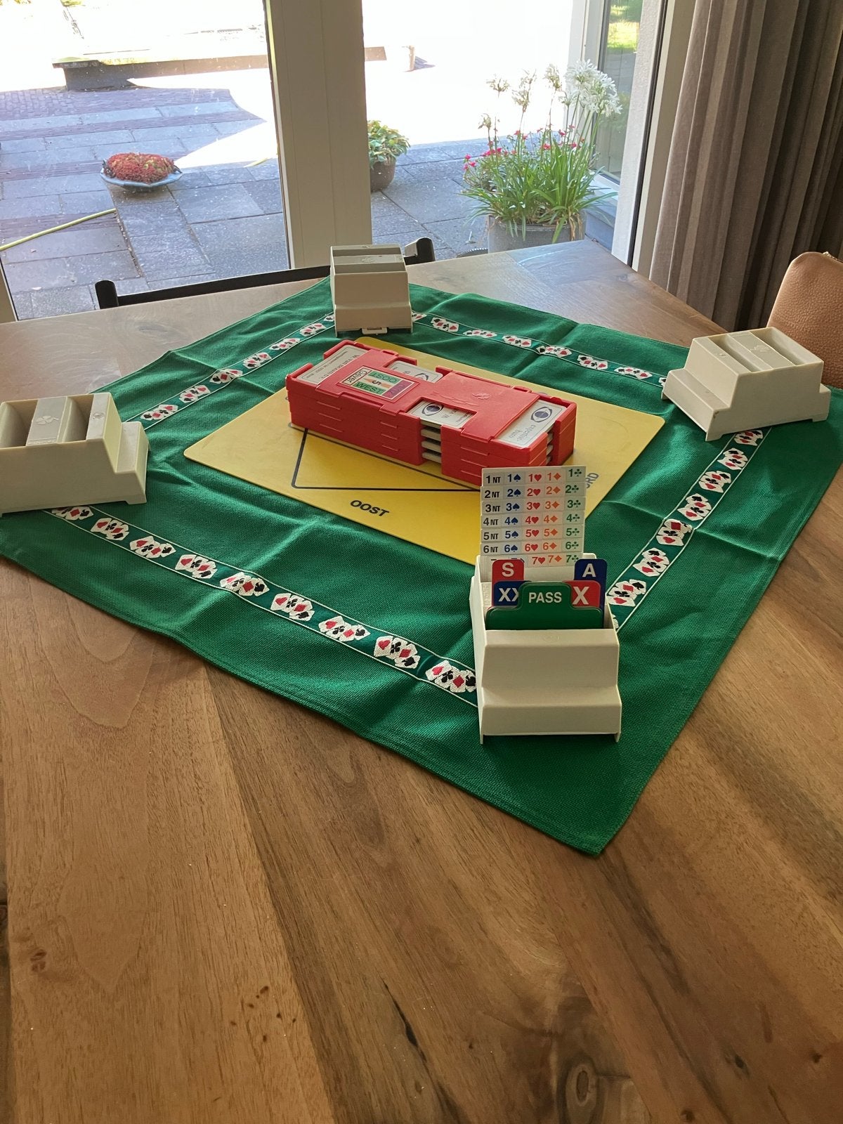 Bridge spelset met biedboxen en speelmat, Hobby en Vrije tijd, Gezelschapsspellen | Kaartspellen, Drie of vier spelers, Ophalen