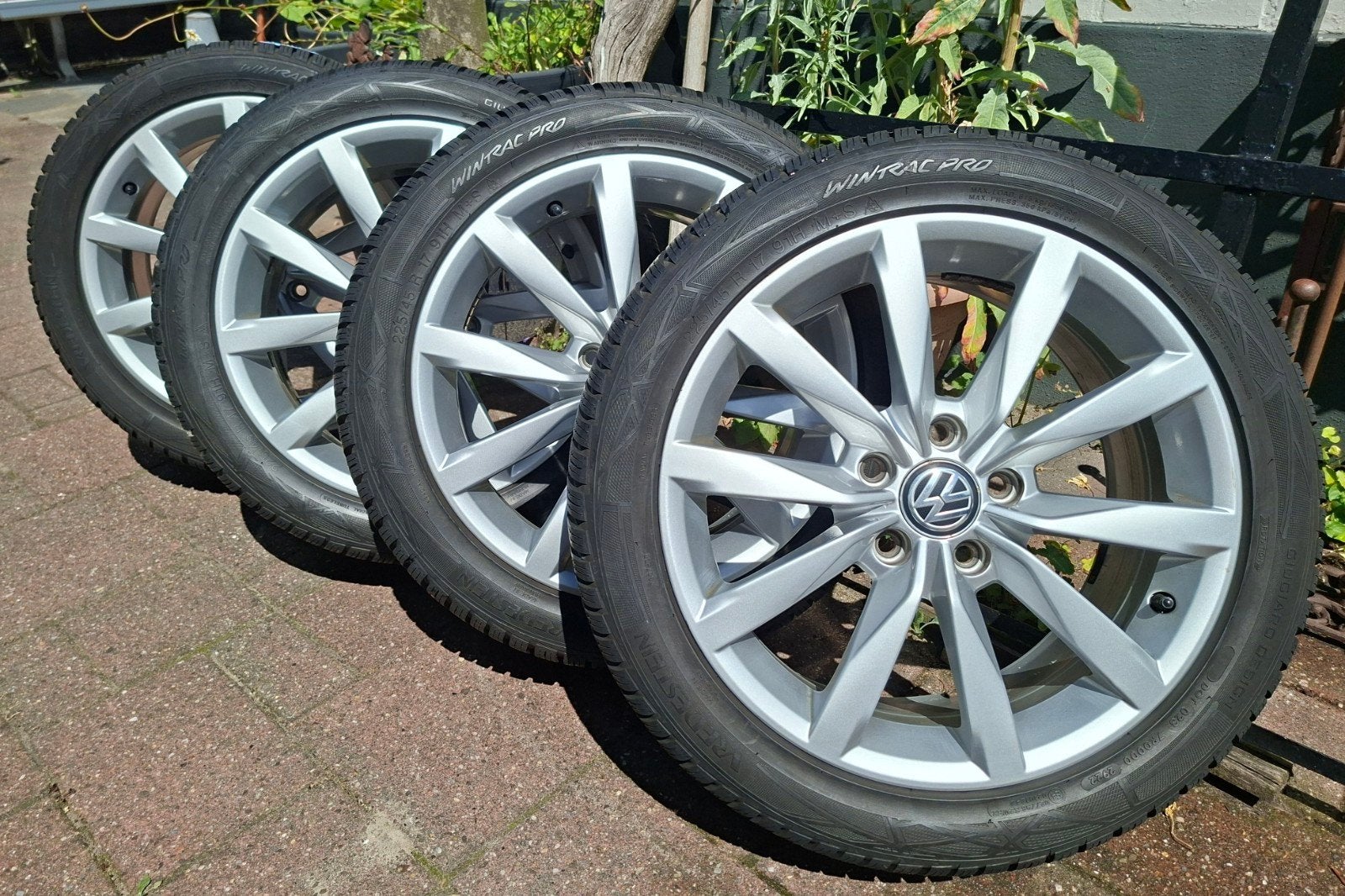 Velgen Dijon 17 inch + winterbanden 225/45 R17, Ophalen, Banden en Velgen, 17 inch, Winterbanden
