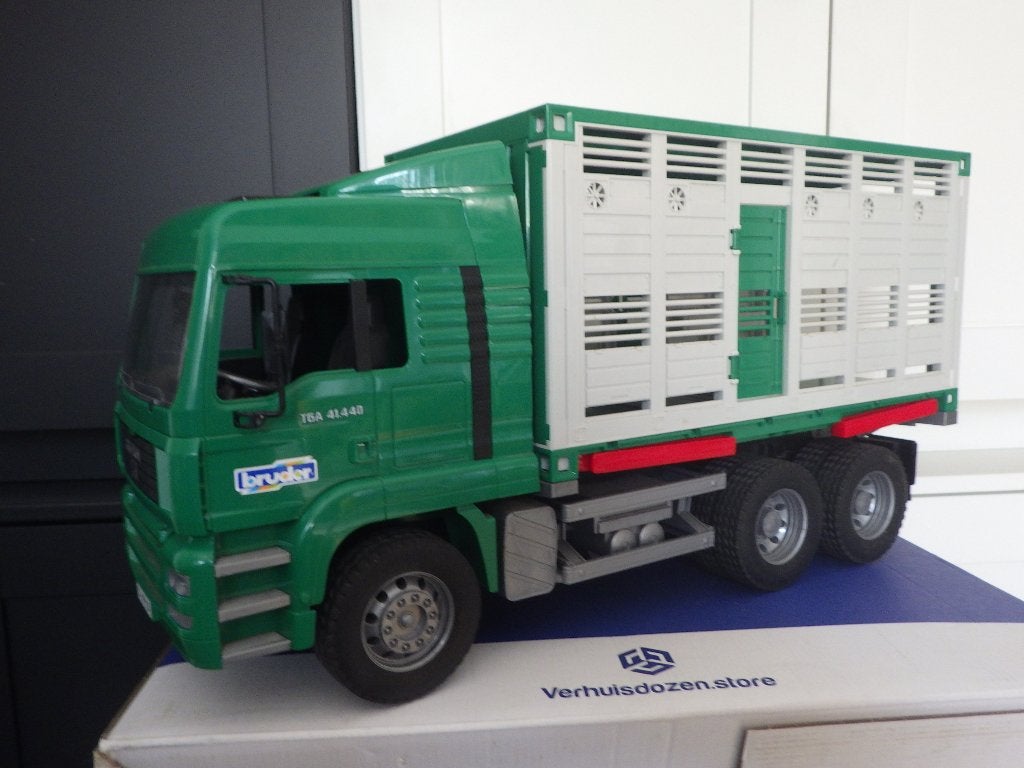 Bruder MAN dierentransporter, Ophalen