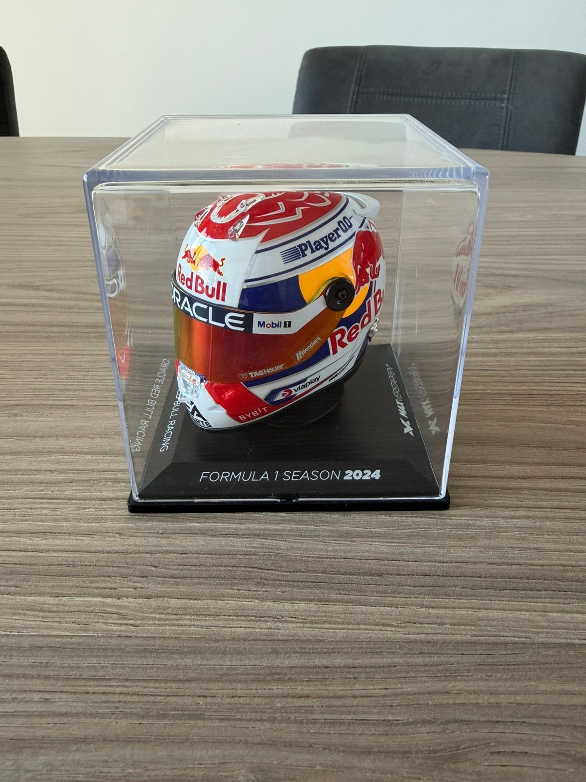 1:4 seizoenshelm max verstappen 2024, Ophalen of Verzenden, Zo goed als nieuw, Formule 1