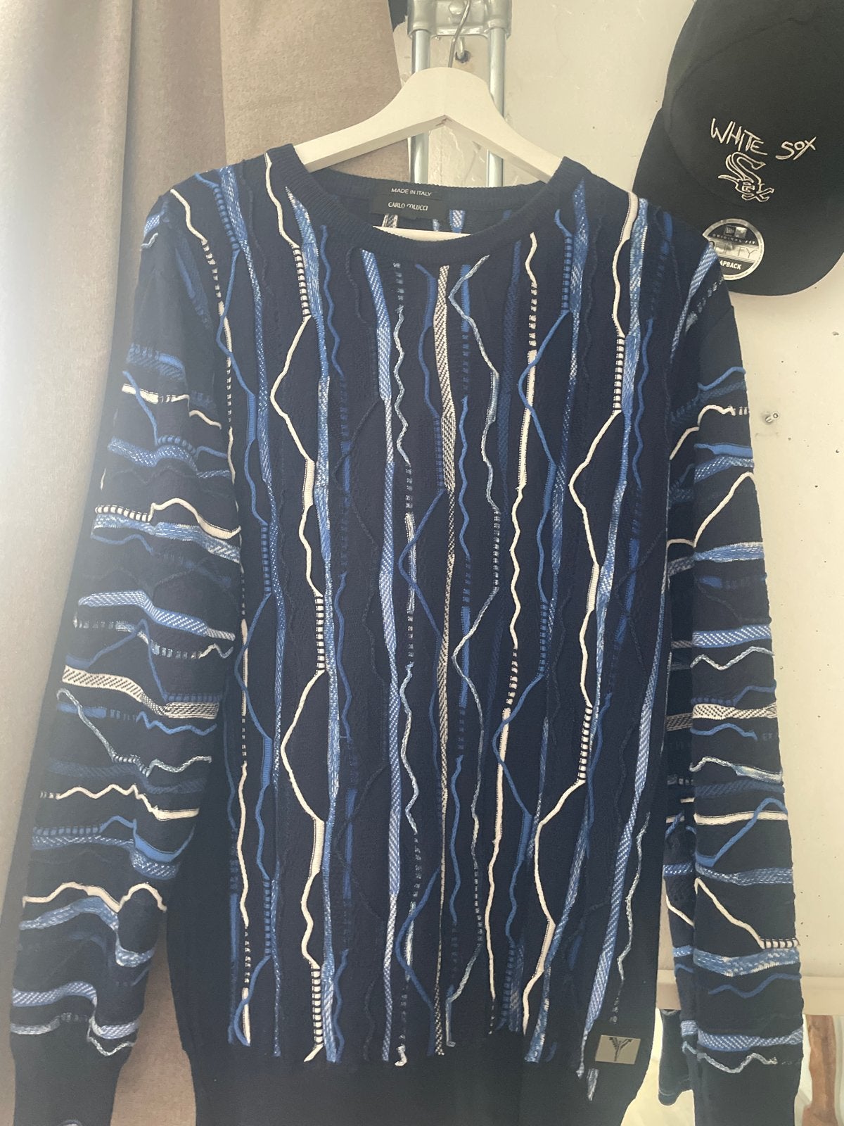 Carlo Colucci trui - Blauw, wit, zwart - Maat L, Ophalen of Verzenden, Zo goed als nieuw, Maat 52/54 (L), Blauw