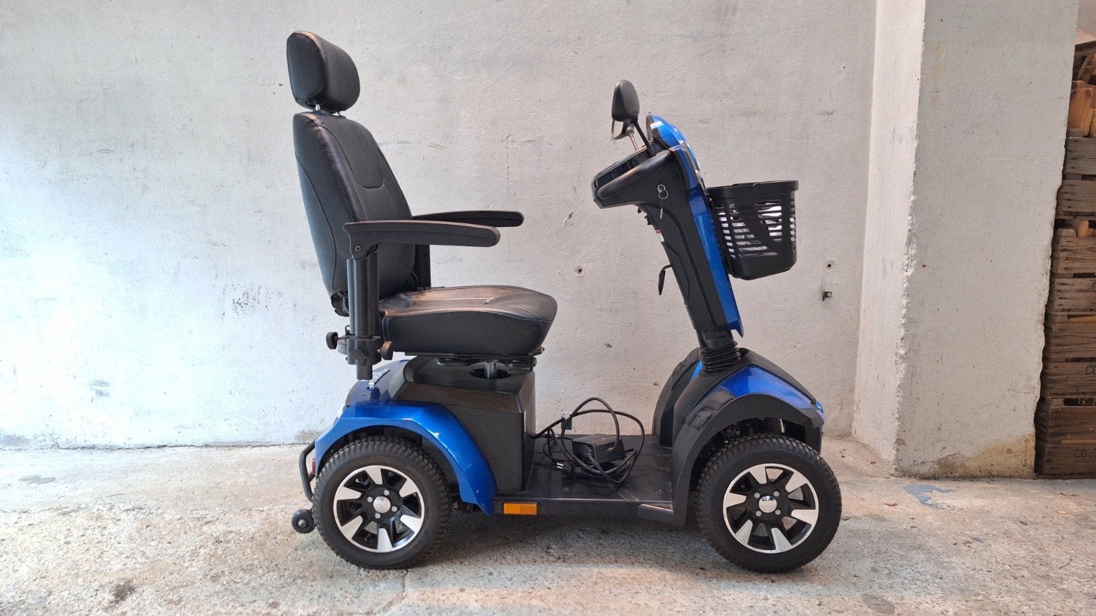 Scootmobiel Mercurius 4 met XL accu, Ophalen, Zo goed als nieuw, 16 km/u of meer, 46 km of meer
