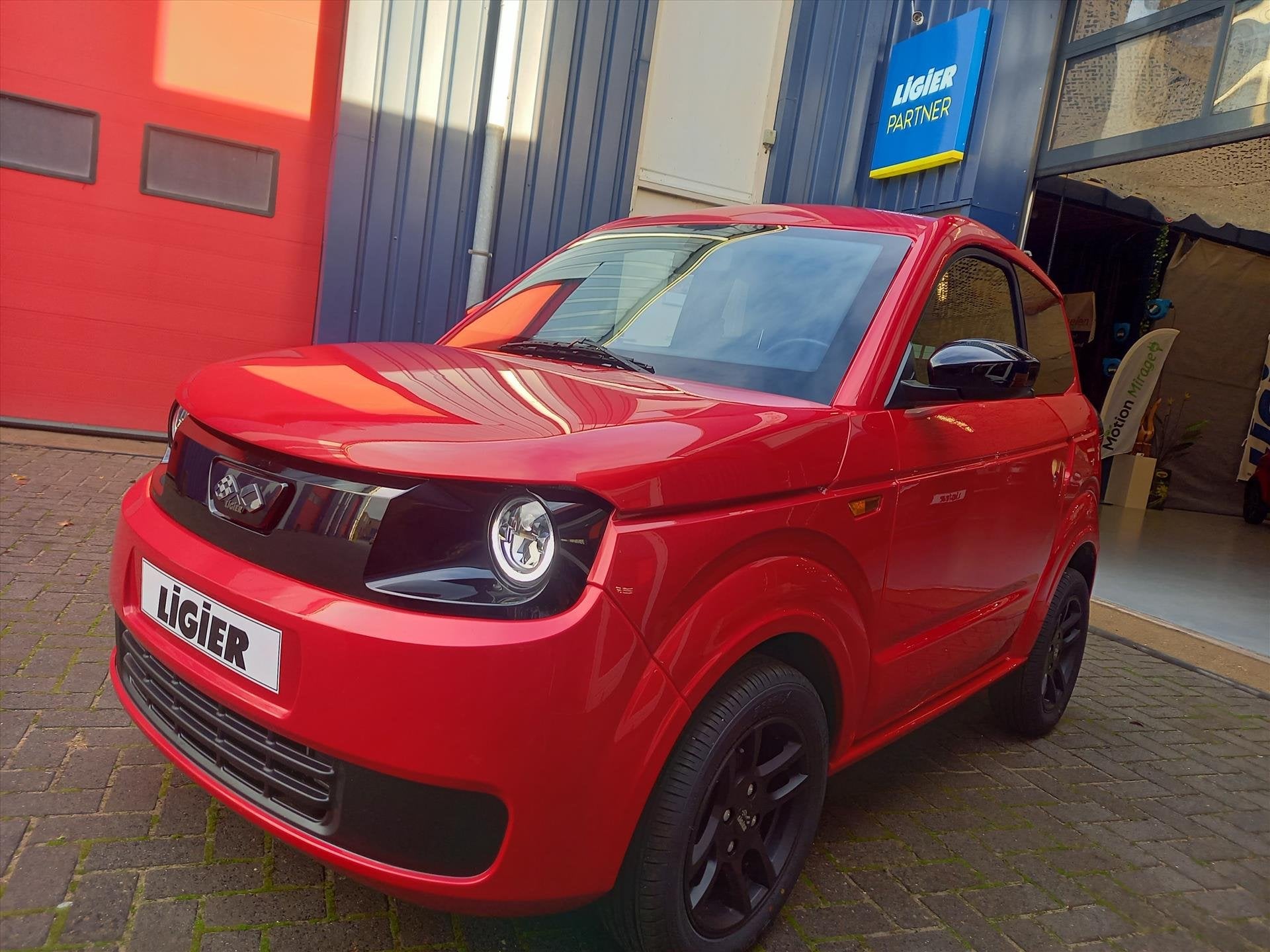 LIGIER Myli Diesel IDEAL NIEUW! brommobiel, Auto's, Overige Auto's, Automaat, 8 pk, Radio, Bedrijf
