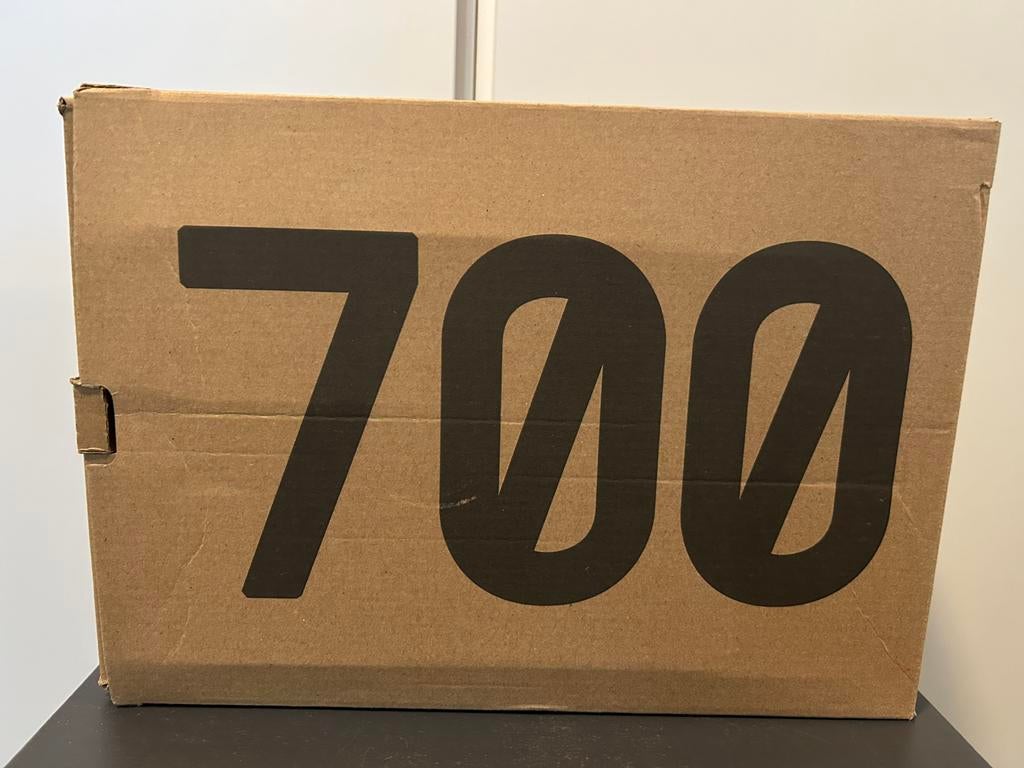 Yeezy 700 boost v3 copper fade, Ophalen, Overige kleuren, Sportschoenen, Gedragen