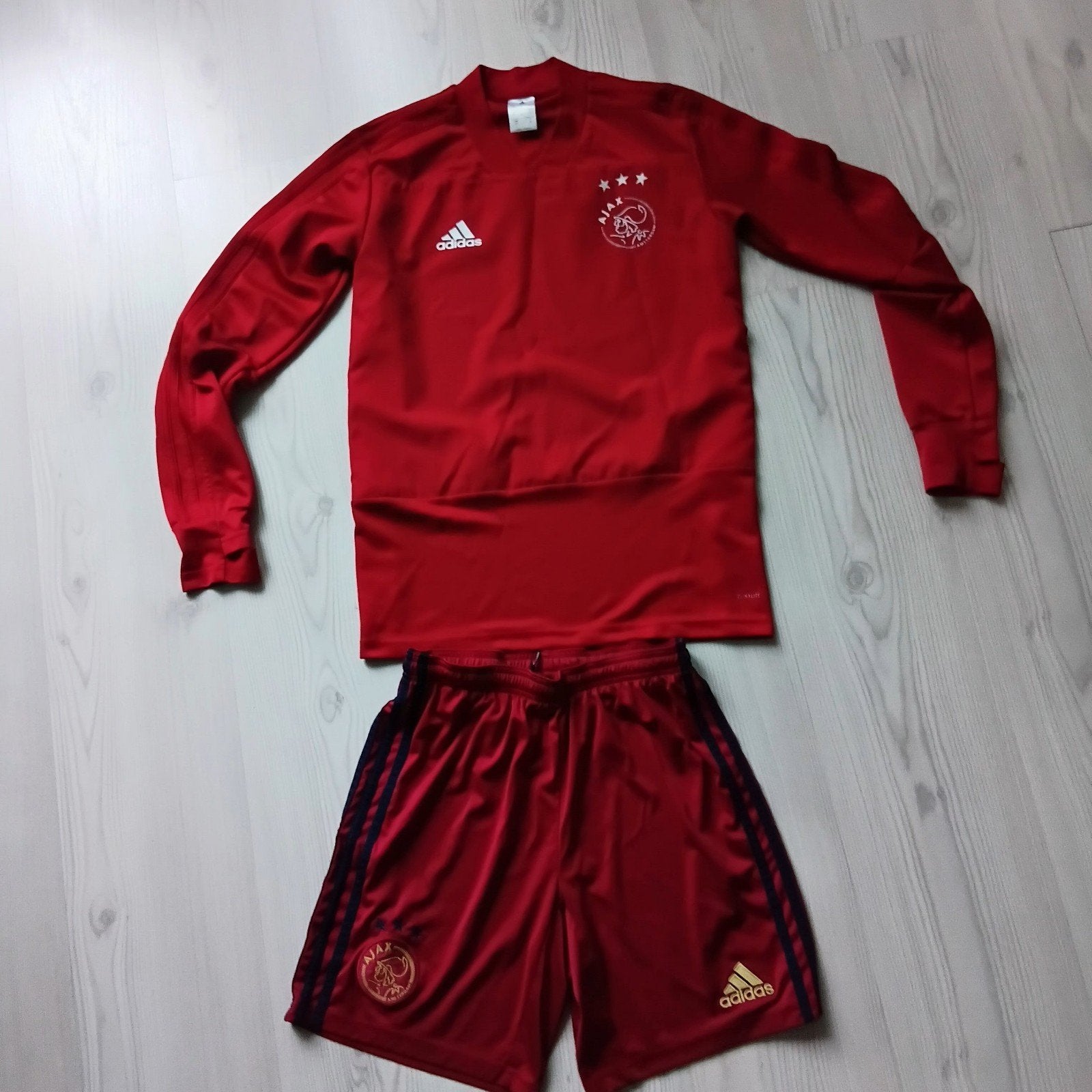 Ajax heren trainingstenue in size small, Maat XS of kleiner, Ophalen of Verzenden, Zo goed als nieuw, Trainingspak