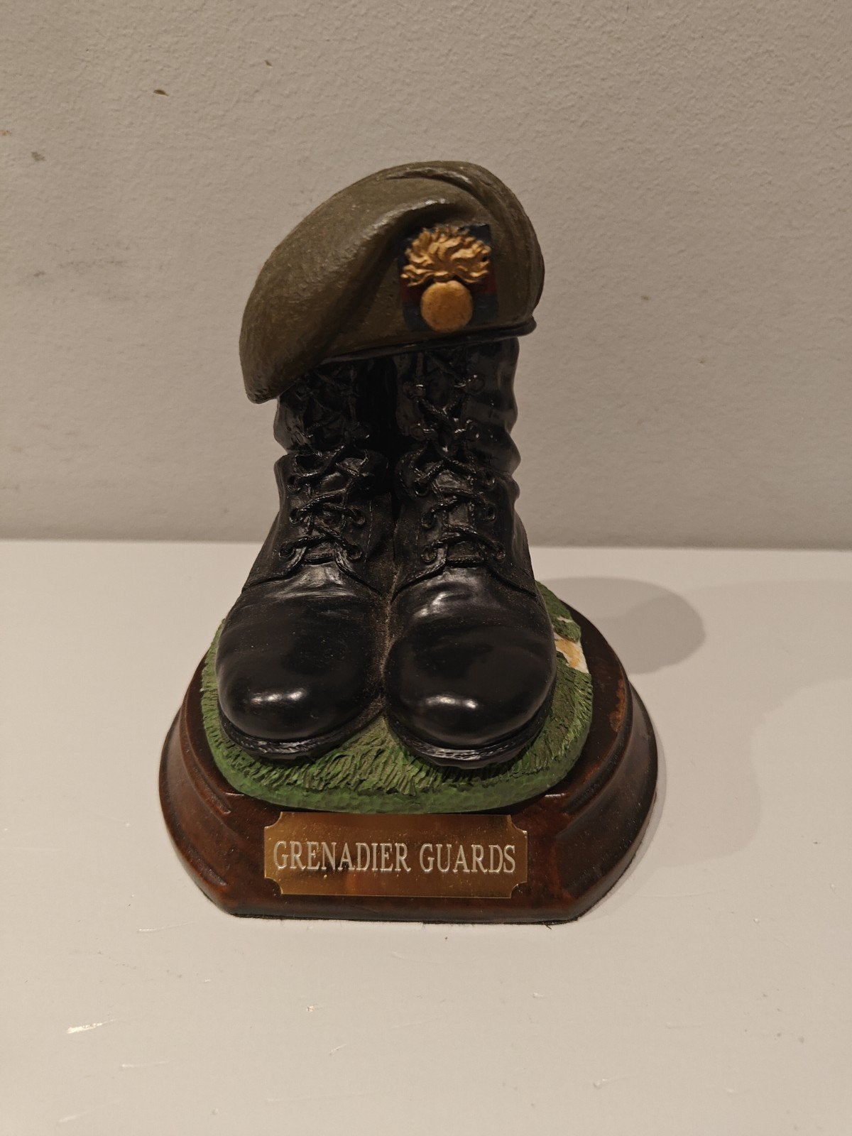 Grenadier Guards laarzen en baret miniatuur, Ophalen, Overige soorten, Engeland, Miniatuur of Beeldje