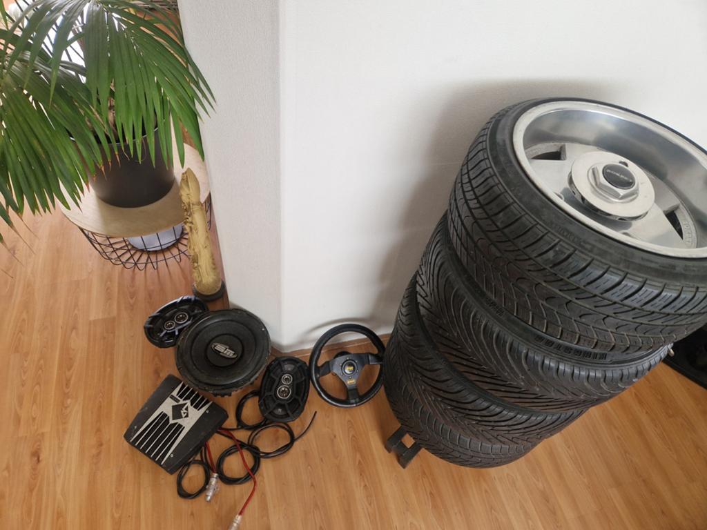 Upgrade set: Velgen, banden, audio & sportstuur, Auto diversen, Ophalen of Verzenden, Gebruikt