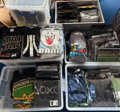 Partij Nieuw T-shirts en Hoodies 250 stuks, Ophalen of Verzenden, Textiel