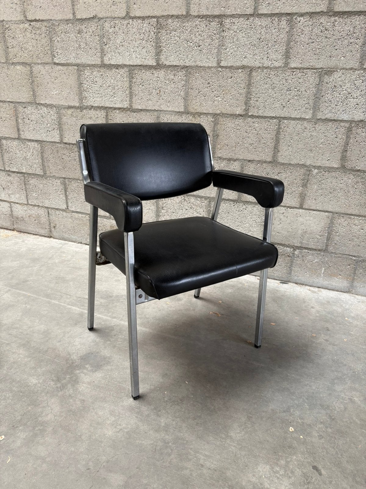 Vintage industriele stoel King-Dom, Huis en Inrichting, Stoelen, Ophalen, Zo goed als nieuw, Eén