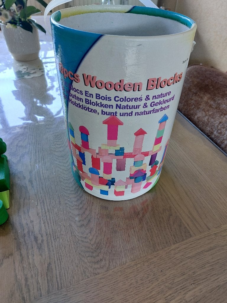 Ton met 129 houten blokken in div.kleuren,Woezel en Pip,lees, Ophalen of Verzenden, Zo goed als nieuw, Overige typen
