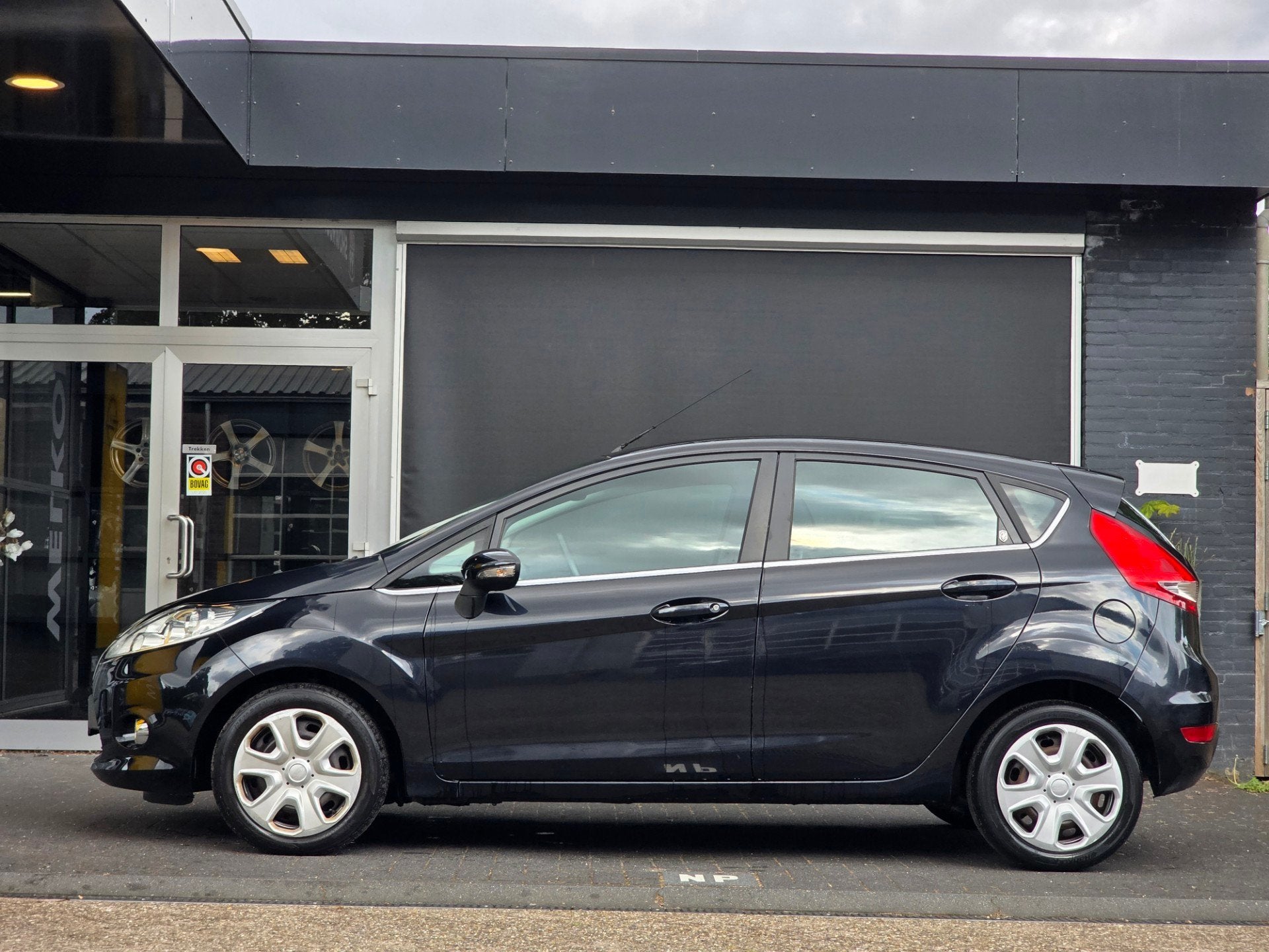 Ford Fiesta 1.4 Ghia / CLIMA /, Auto's, Voorwielaandrijving, Zwart, Bedrijf, Handgeschakeld
