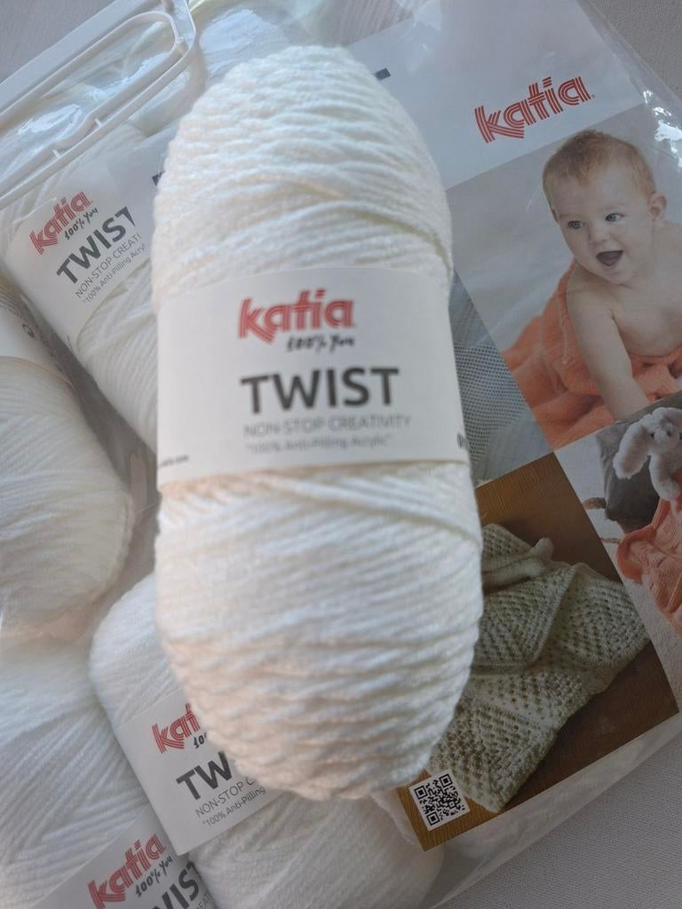 10 bollen Katia  Twist á 50gr.  á 1,25 per stuk, Ophalen of Verzenden, Nieuw, Breien of Haken, Wol of Garen