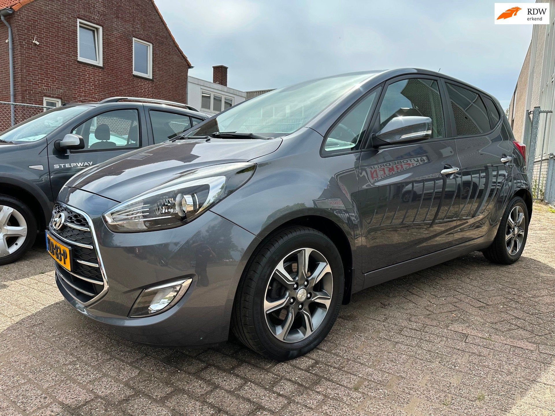 Hyundai IX20 1.6i i-Catcher * AUTOMAAT * PANO * LEDER * CAME, Auto's, Dealer onderhouden, Gebruikt, 4 cilinders, 1197 kg