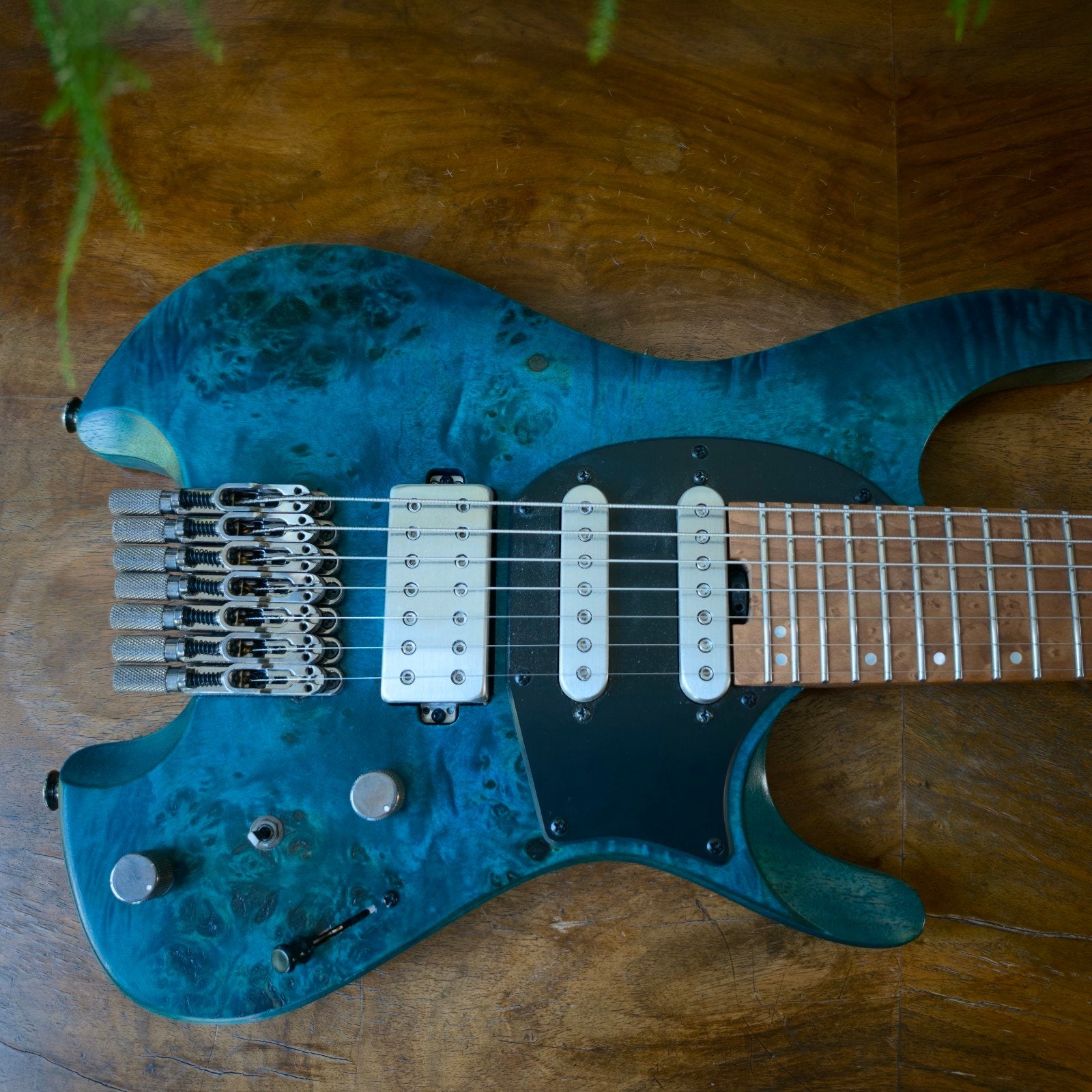 Ibanez Q547PB-CGS Headless 7-snarige gitaar met gigbag, Ophalen, Zo goed als nieuw, Solid body, Ibanez