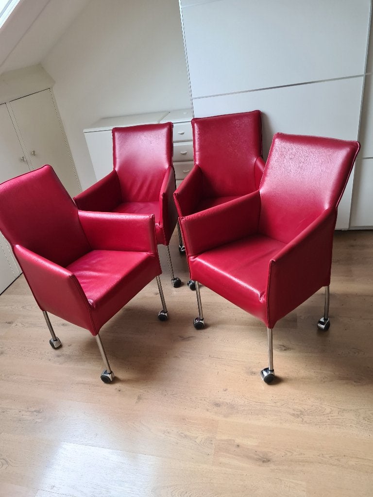 4 eetkamerstoelen met dubbele wieltjes en echt leder., Ophalen, Gebruikt, Leer, Vier