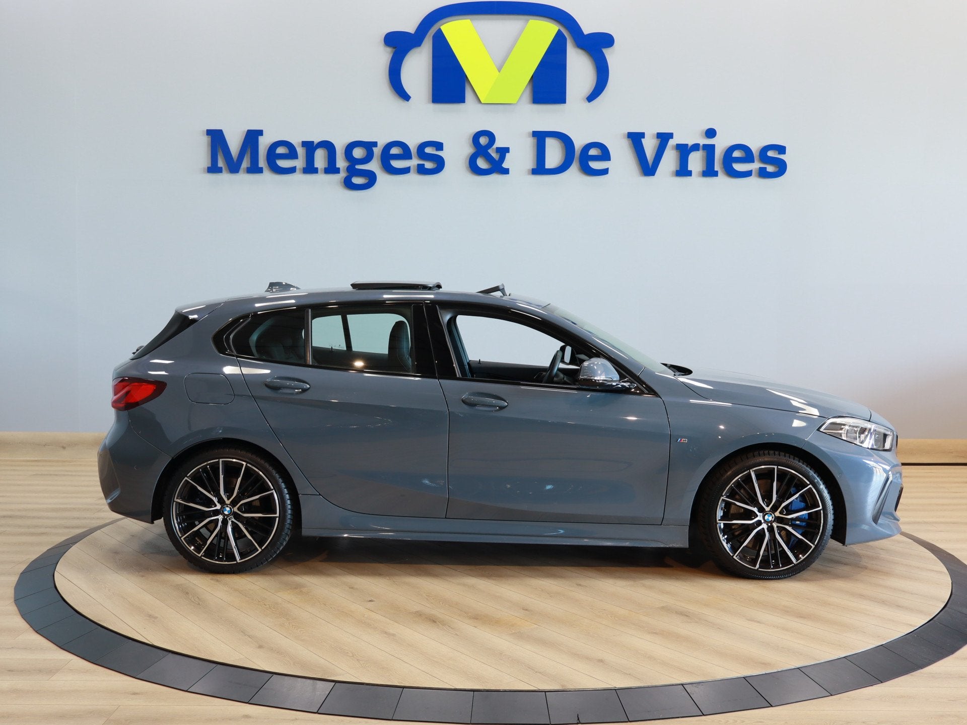 BMW 1-serie 116d Executive Edition M Sport | Airco ECC | Pan, Auto's, 12 maanden, 730 kg, Gebruikt, 116 pk