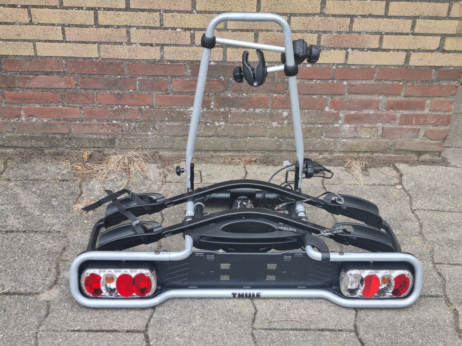 Fietsendrager Thule Voor 2 fietsen Kantelbaar 13-polige stek, Ophalen, Brede banden, Zo goed als nieuw, 2 fietsen